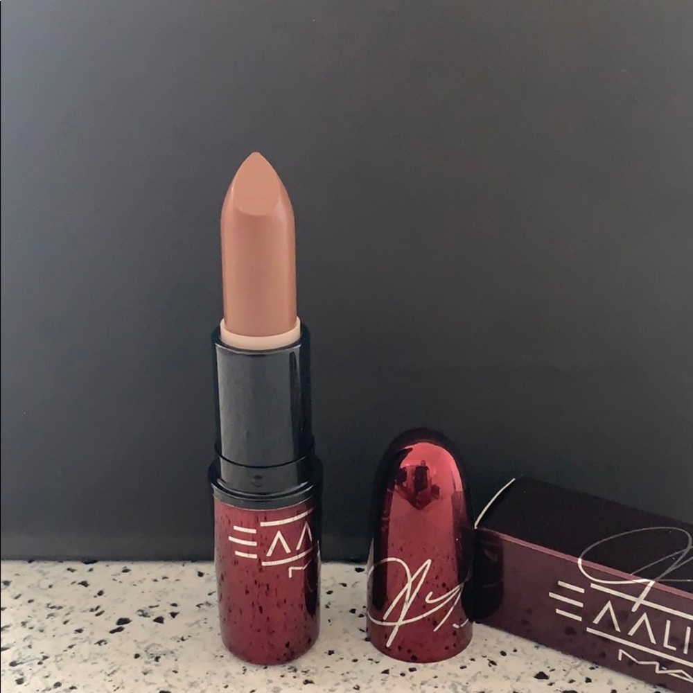 NWT MAC Cosmetics Aaliyah Try Again Matte Lipstick - Picture 2 of 10